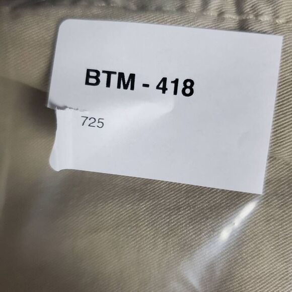 Maurices Khaki Cropped Pants Women’s Size 17/18 REG Stretch Cotton Twill - Picture 6 of 6